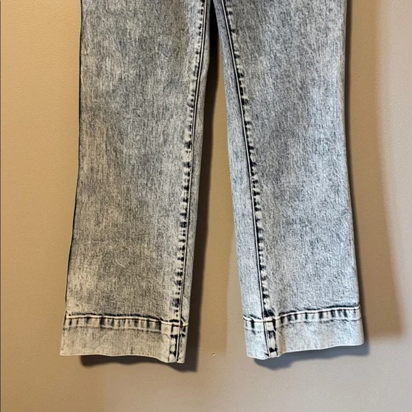 Ulla Johnson Ellis Acid Wash High Rise Cropped Jeans - Picture 6 of 10